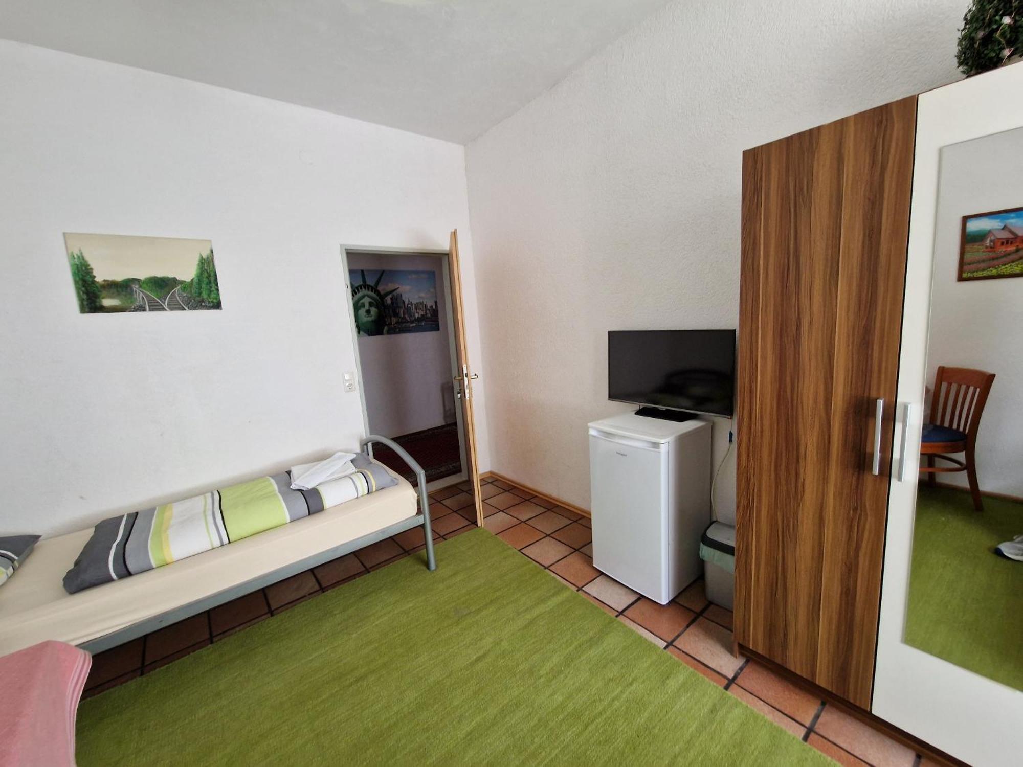 Zweibettzimmer mit Gemeinschaftsbad